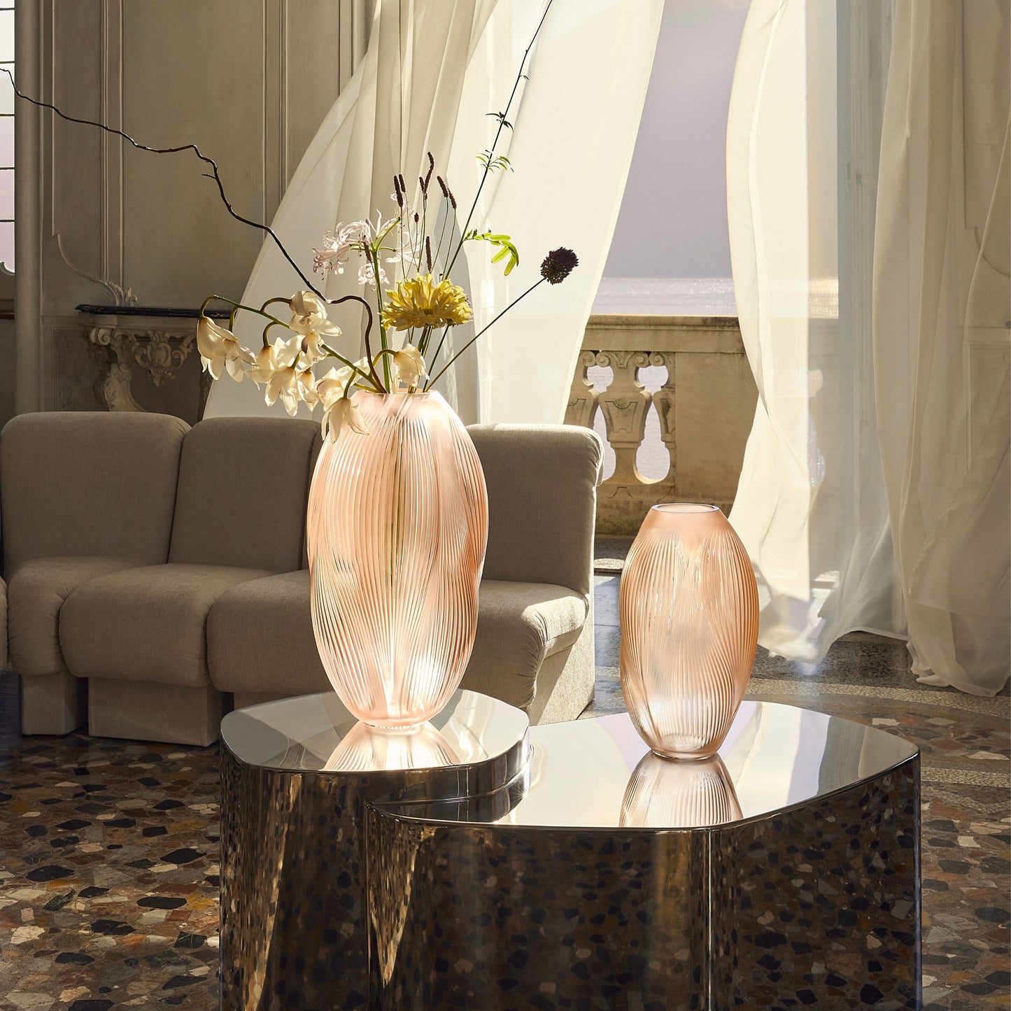 Alizé Vase with pink gold leaves