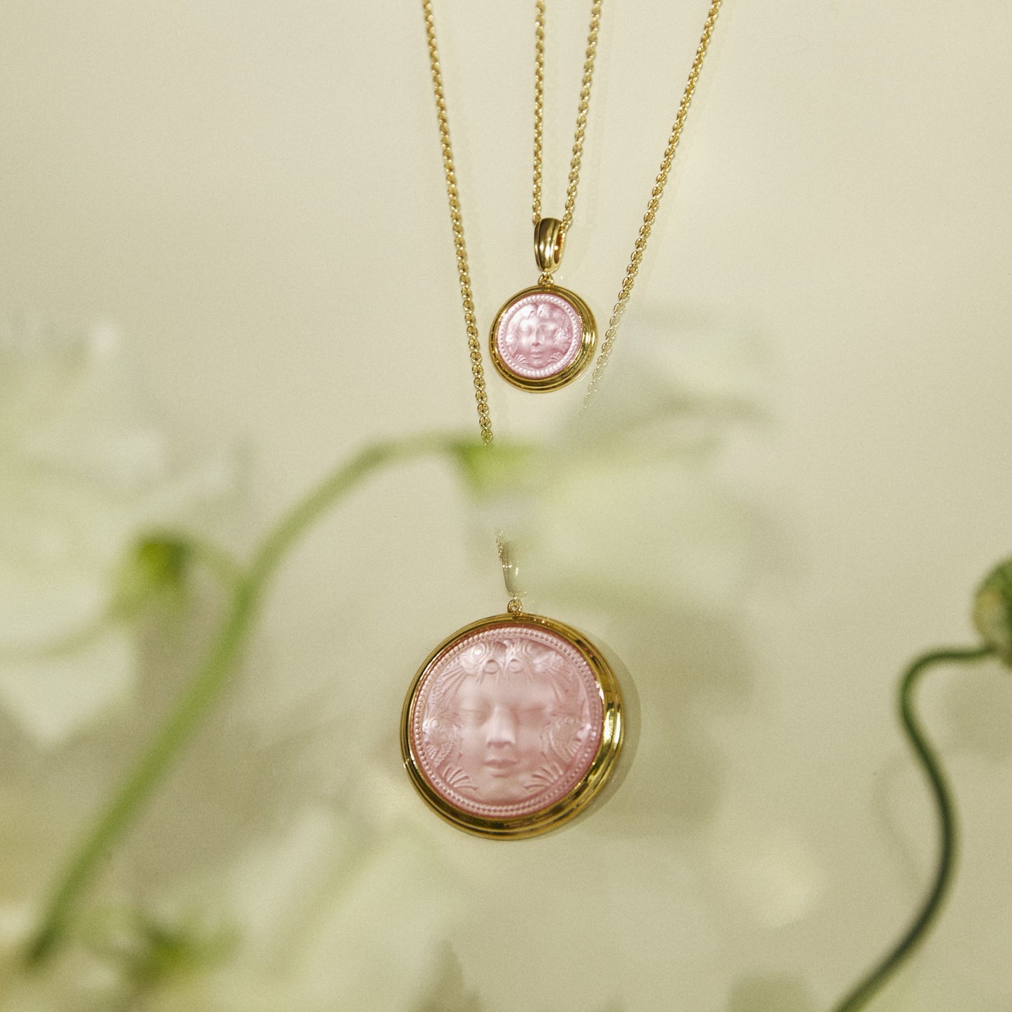 Aréthuse Round Pendant
