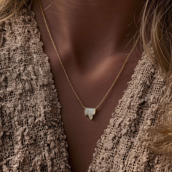 lalique-crystal-jewellery-terramineral-necklace-clear.jpg